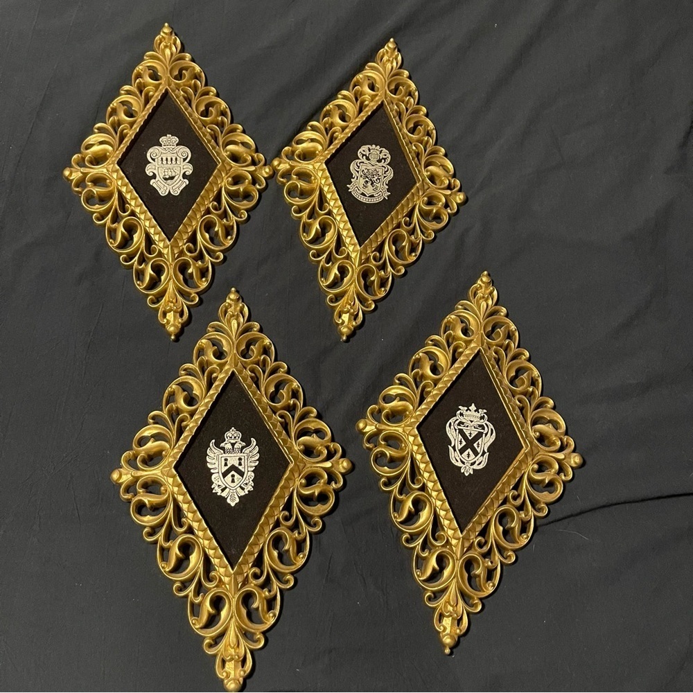 Vtg Hollywood Regency Gold Ornate Wall Plaques Heraldic Crest Set of 4 Velvet